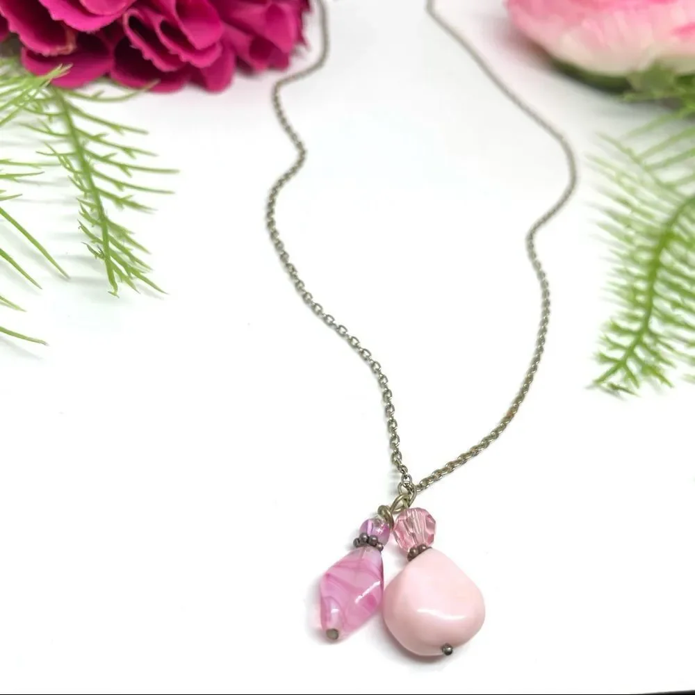 VINTAGE⚜️SPUN GLASS Beaded Charm Necklace